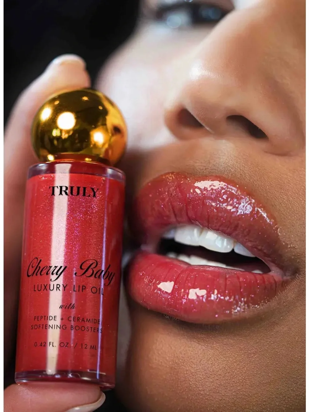 NEW TRULY LIP OIL AND GLOSS BUNDLE- NEW & SEALED - 5 piece set!